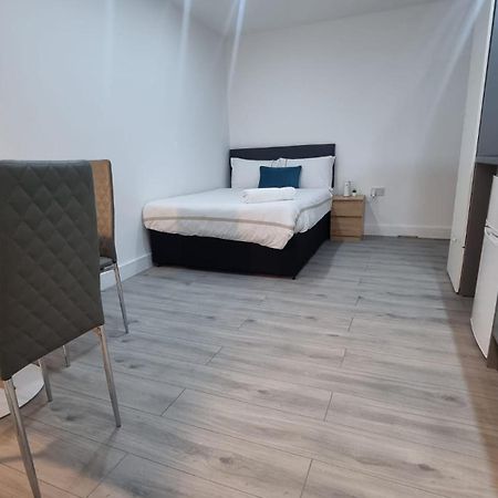 Brand New Collection Of Studios Close To Tube Station Londen Buitenkant foto