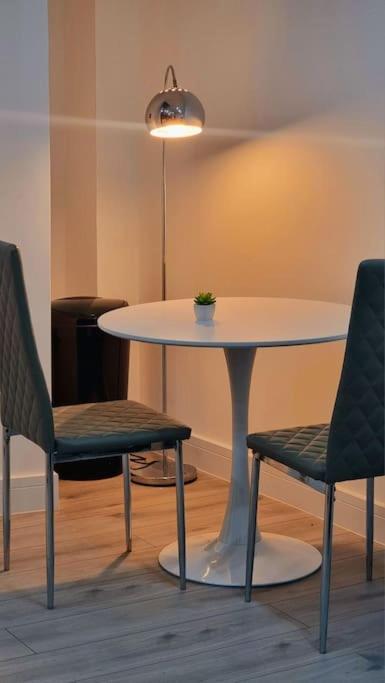 Brand New Collection Of Studios Close To Tube Station Londen Buitenkant foto