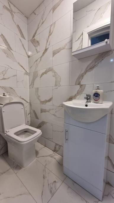 Brand New Collection Of Studios Close To Tube Station Londen Buitenkant foto
