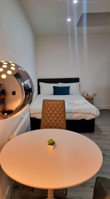 Brand New Collection Of Studios Close To Tube Station Londen Buitenkant foto